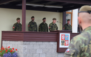 Předávající velitel praporu - pplk. Jiří Kapitán