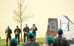 5._odhaleni_desky_gen._starkoce.jpg
